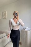 Beyaz Uzun Kollu V Yaka Dantel Bodysuit