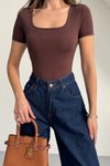 Kahverengi Kısa Kollu Kare Yaka Bodysuit