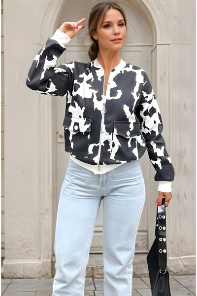 جاكيت بومبر قالب كامل أسود وأبيض منقوش بجيوب