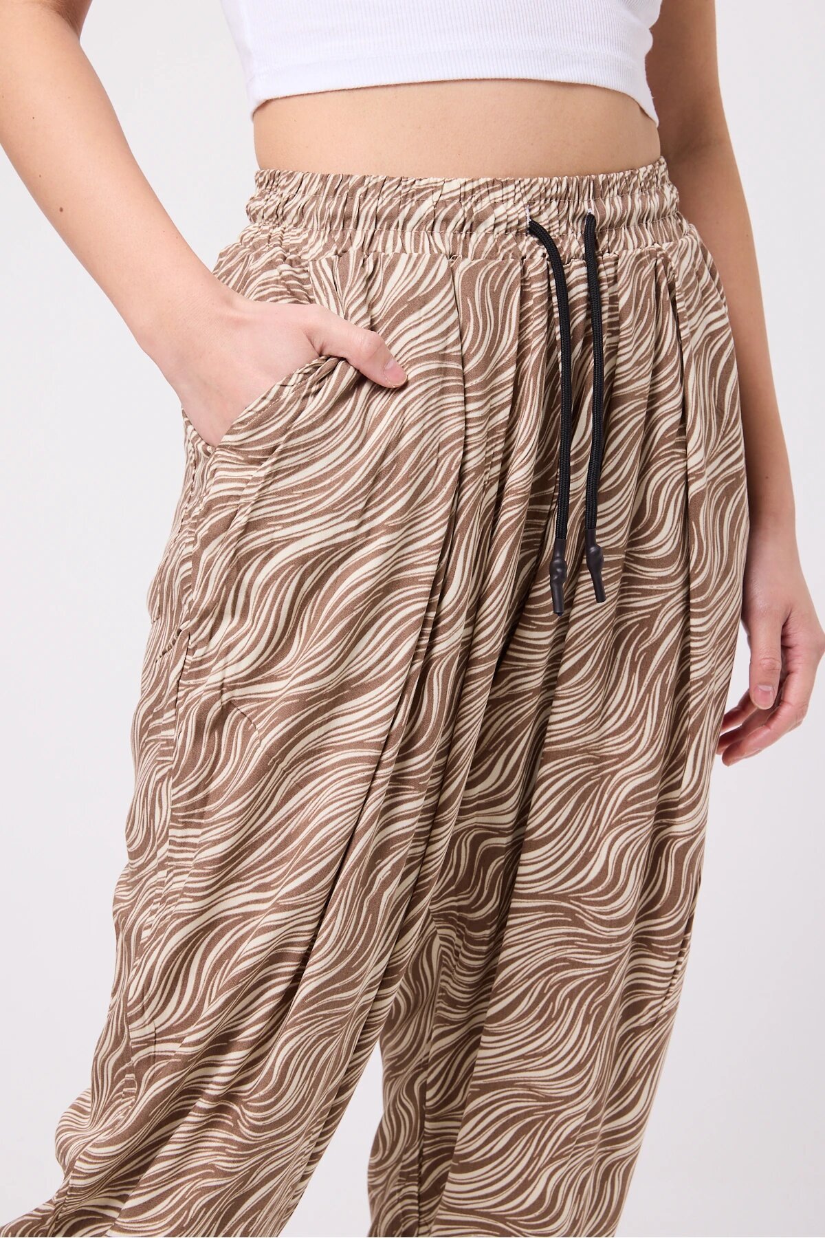 Sporty Harem Printed Pants - Beige - MEXICO SUPERBLUE