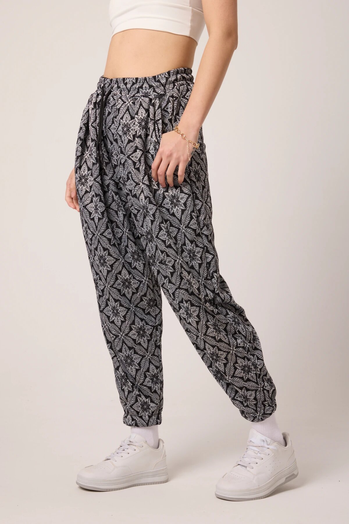 Sporty Shalwar Jacquard Pants - Black - MEXICO SUPERBLUE