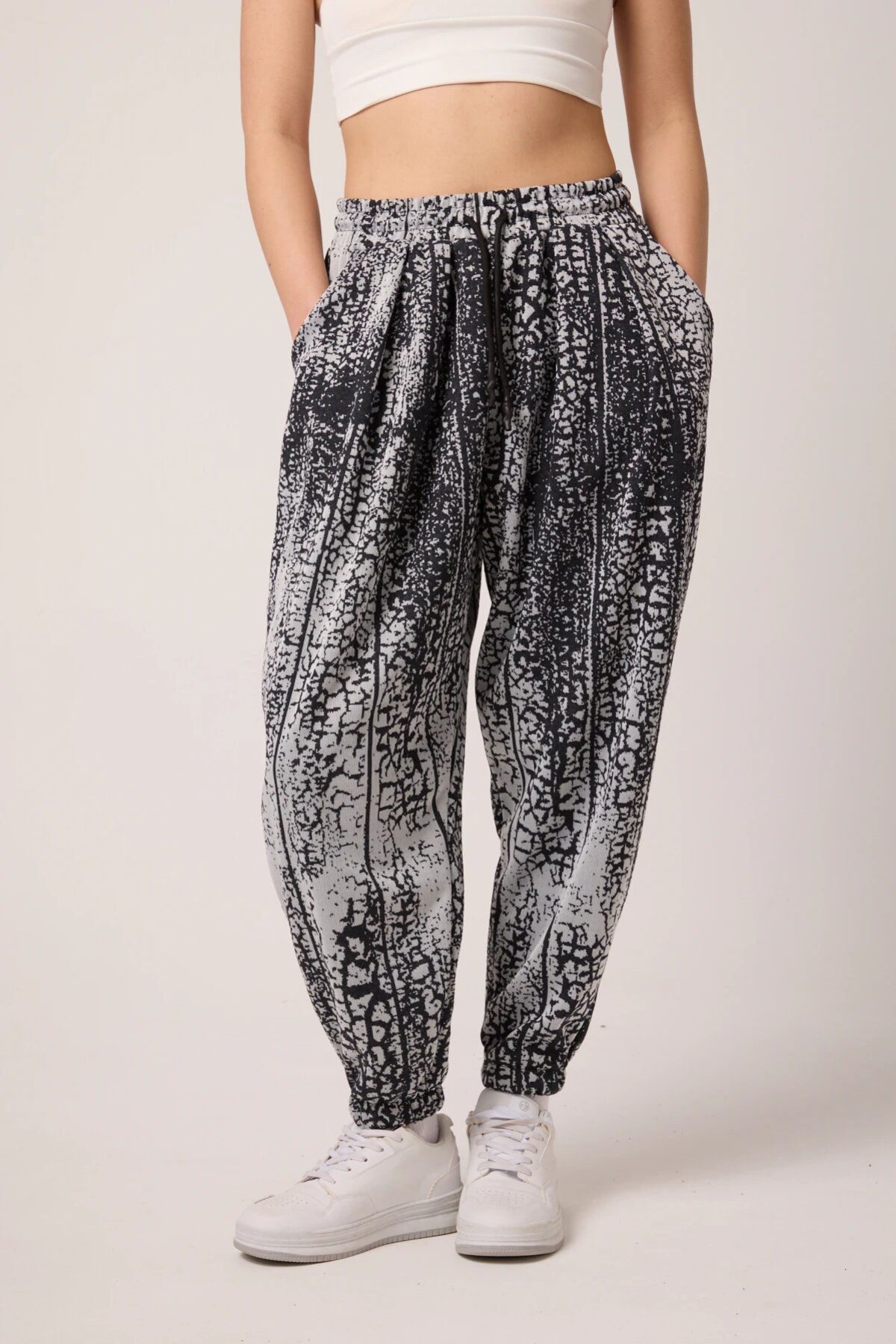 Sporty Jacquard Shalwar Pants - Black - MEXICO SUPERBLUE