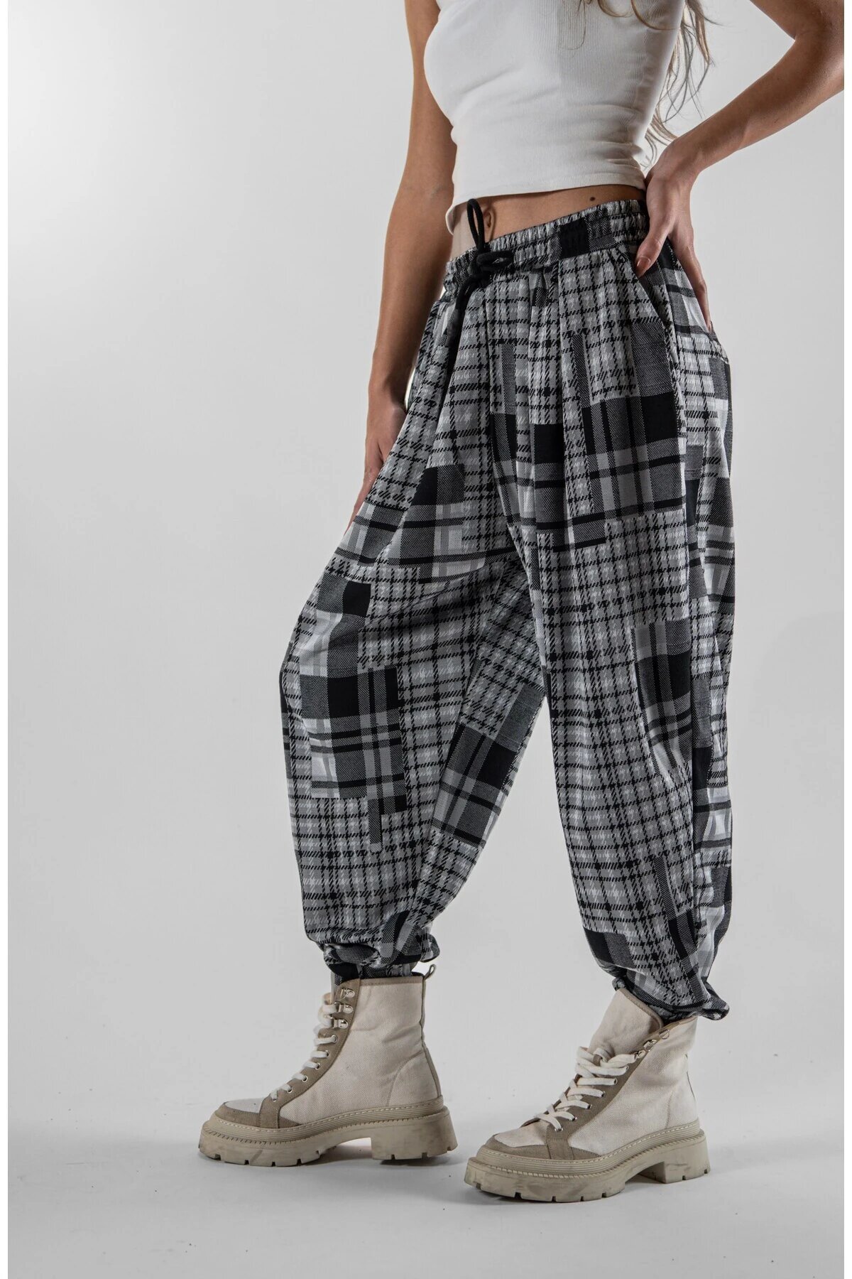 Shalwar Jacquard Pleated Pants - Black - MEXICO SUPERBLUE