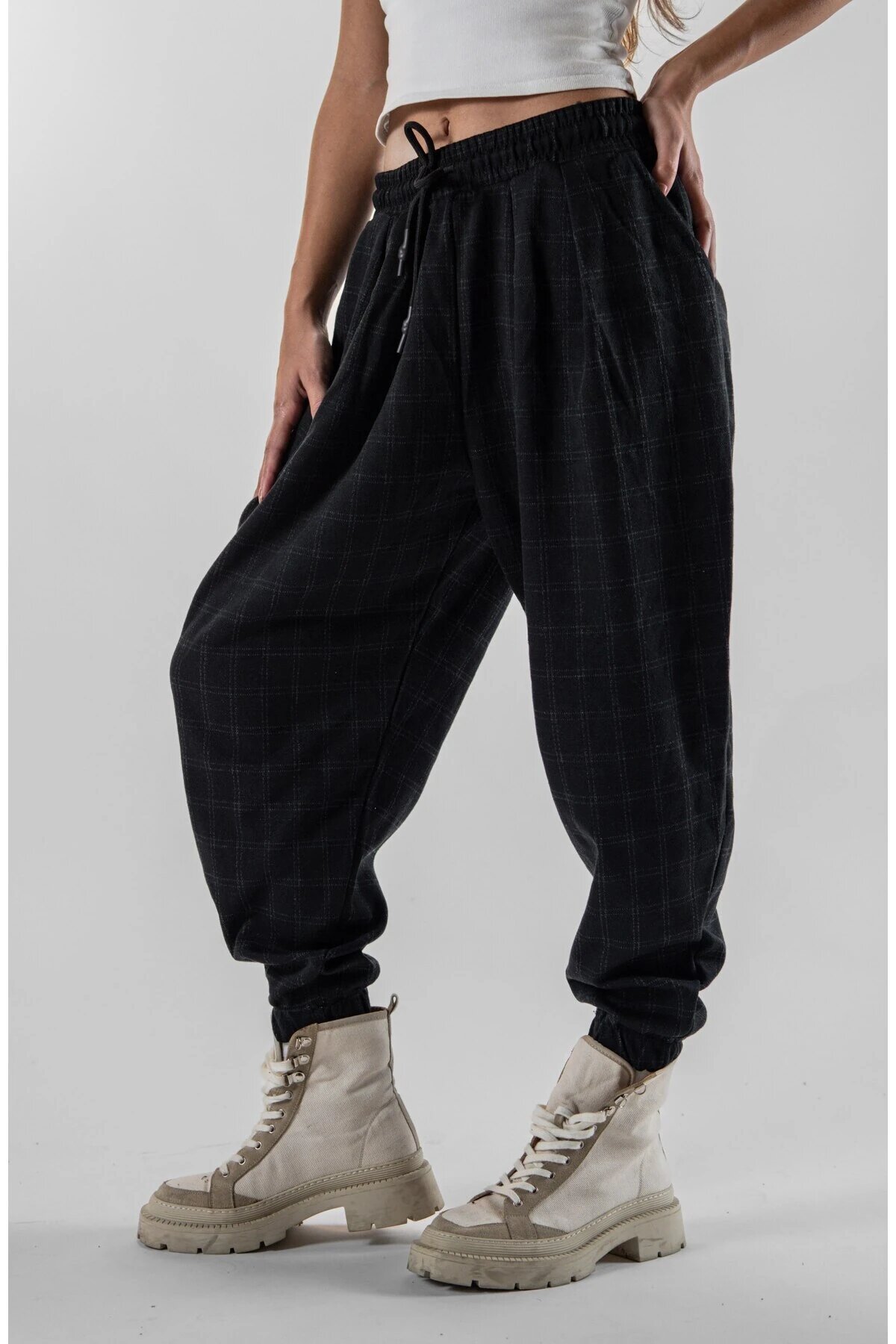 Salwar Jacquard Pleated Pants - Black - MEXICO SUPERBLUE