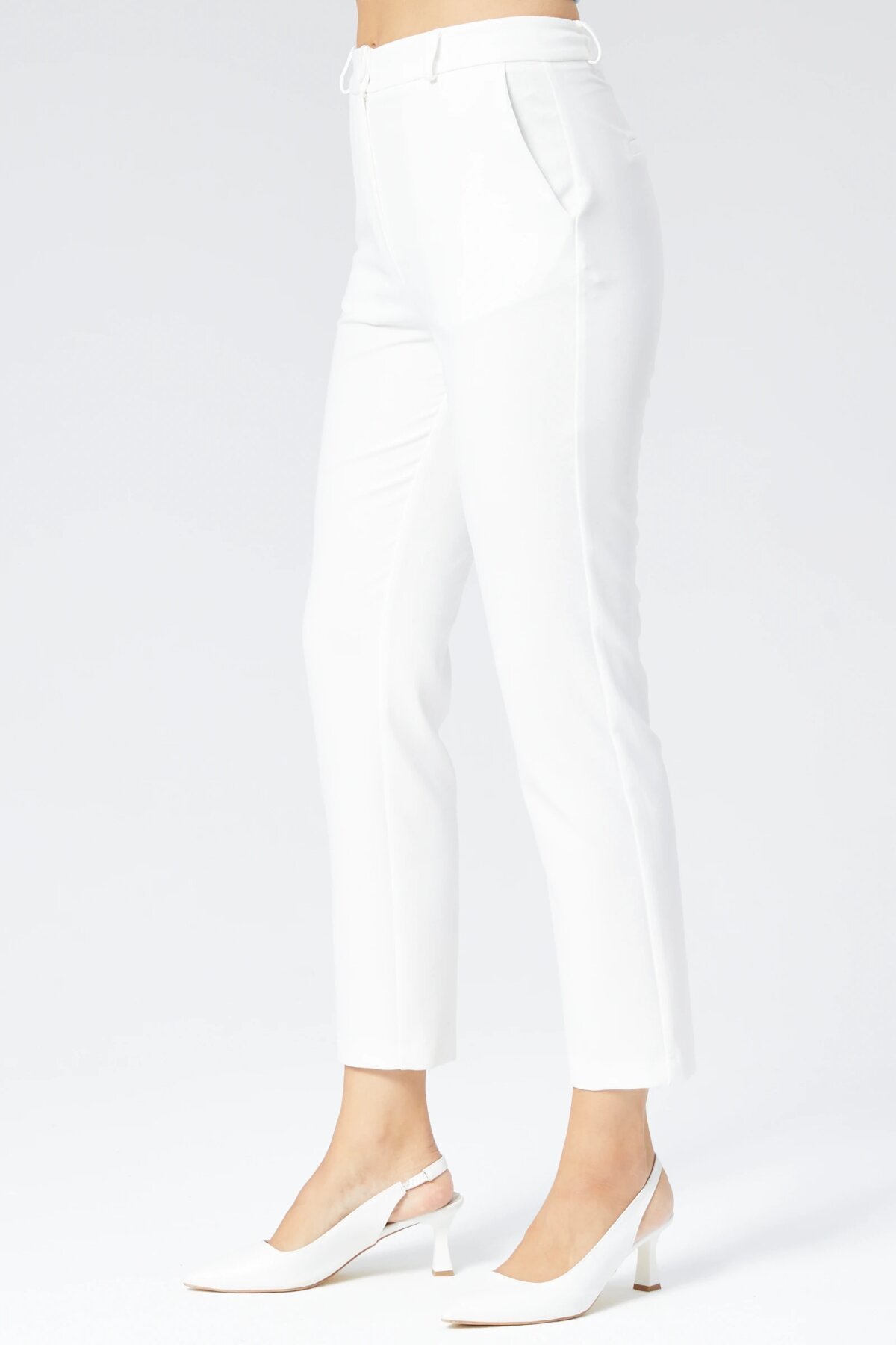 Classic Ankle-Length Slim-Leg Carrot Pants - Ecru - Milamia