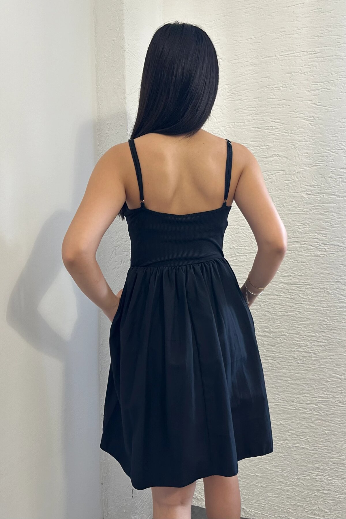 Midi Strappy Summer Dress with Necklace - Black - Milamia