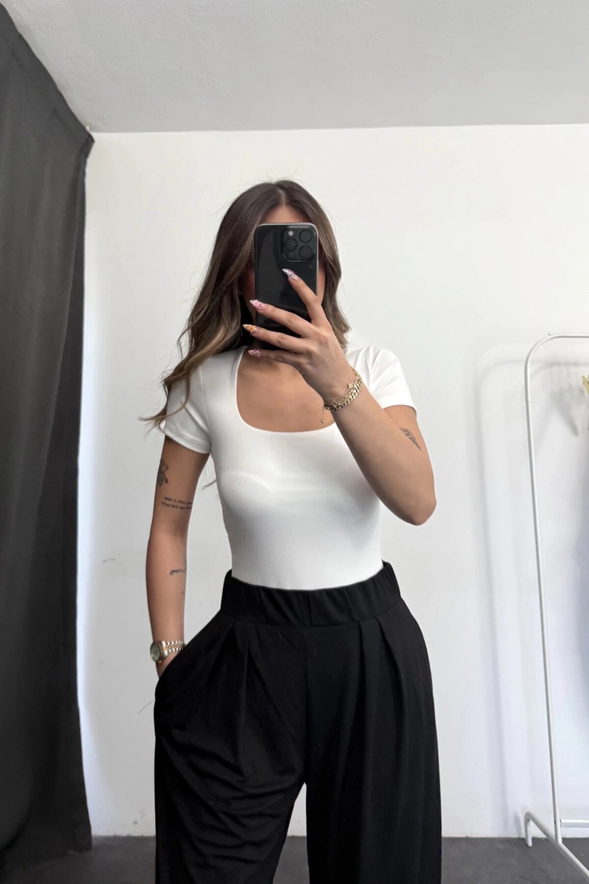 Basic Square-Neck Bodysuit - White - MOZENA