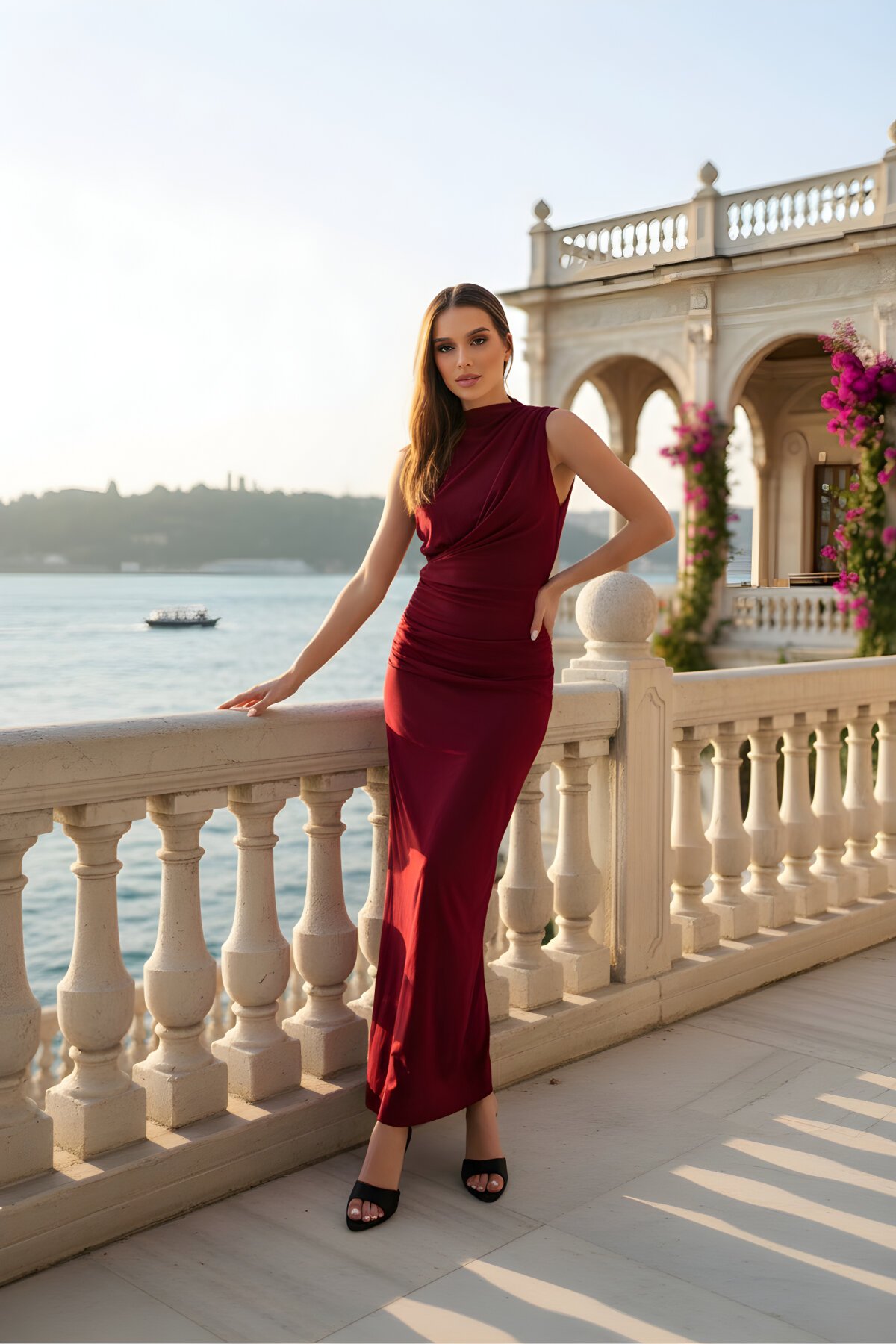 فستان طويل بدون أكمام لون بورغندي بتفاصيل درابيه ساندي بشق جانبي - MOZENA