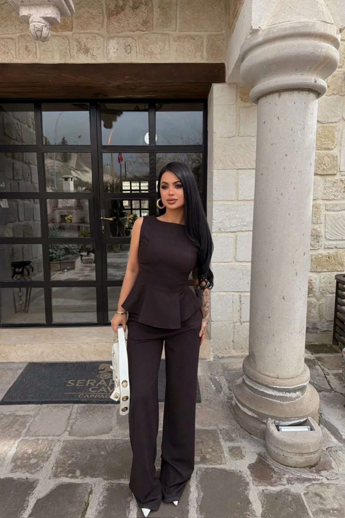 طقم قطعتين بدون أكمام بني بخصر ضيق - MOZENA