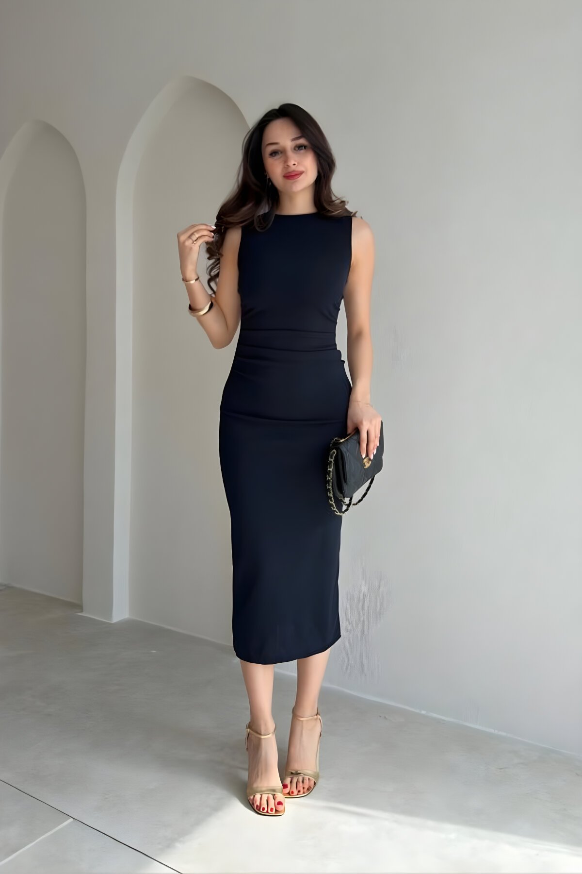 فستان ميدي كحلي بدرابيه بفتحة خلفية - MOZENA