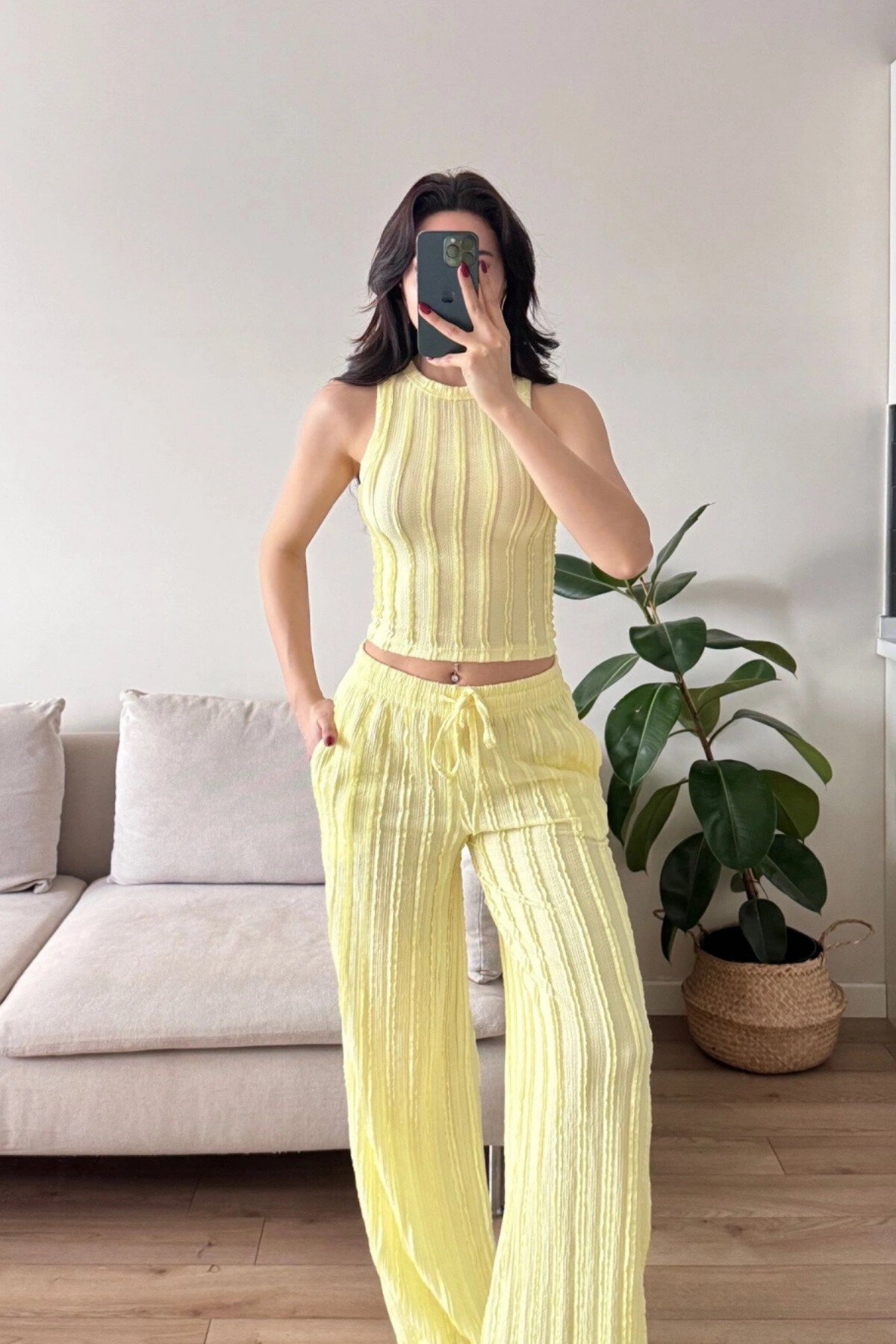 Sarı Halter Yaka Crop Ters Dikiş Pantolon Takım - MOZENA