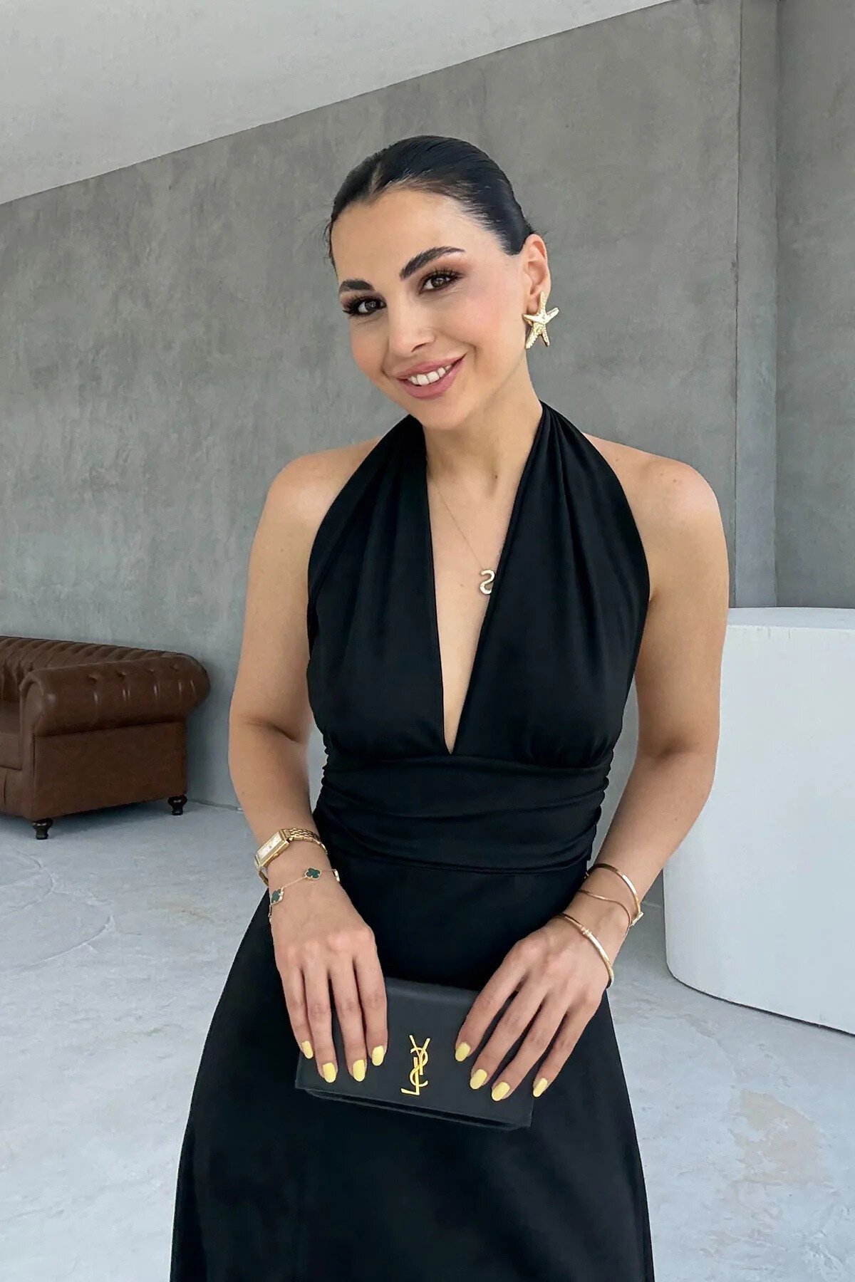 فستان سهرة طويل أسود برباط عنق وظهر مكشوف وشق - MOZENA