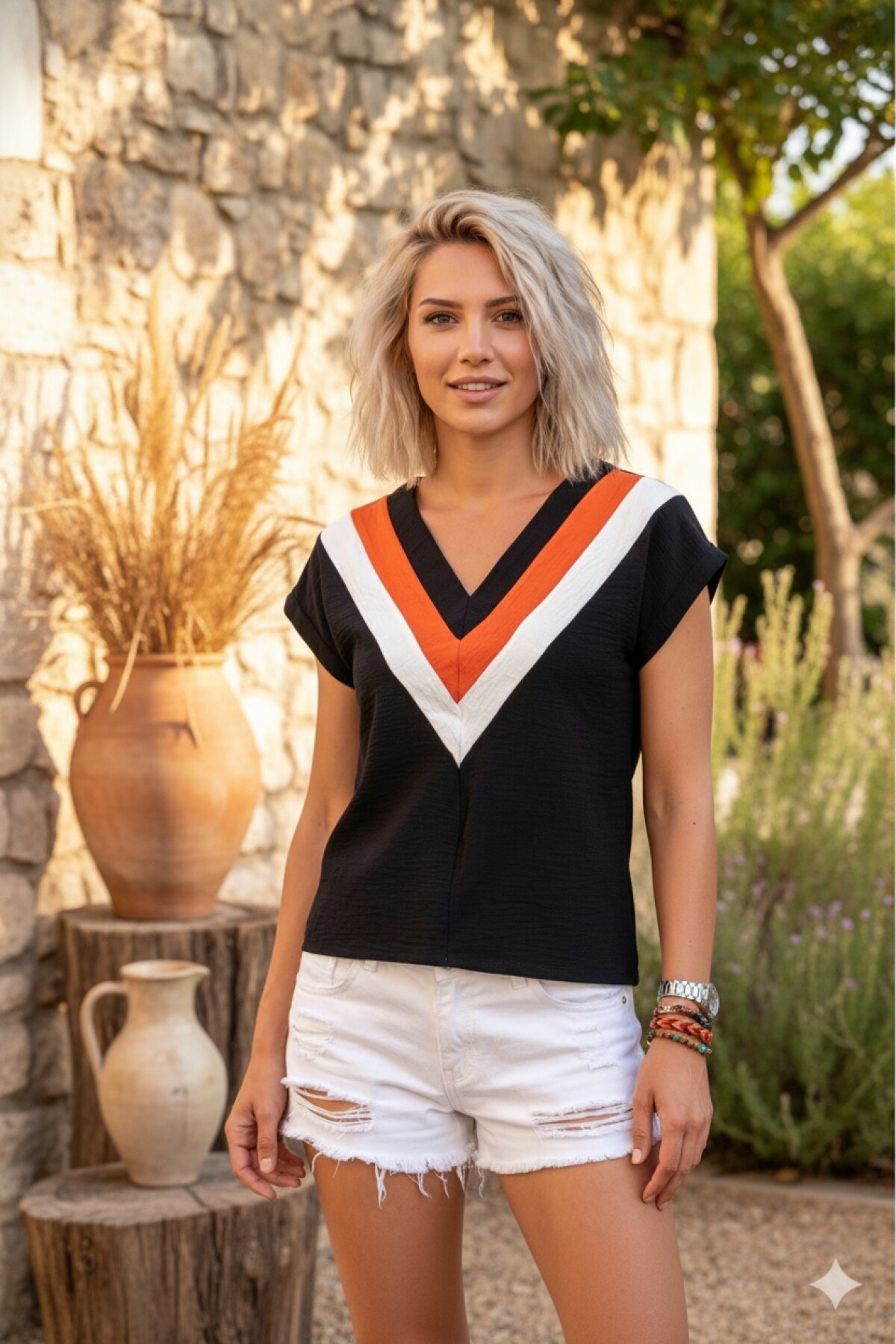 Siyah Beyaz Bloklu Kısa V Yaka Duble Kol Airobin Bluz - Pasaklı Giyim