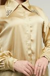 Gold Yakası Taşlı Saten G ömlek
