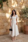 Beyaz Puantiyeli Midi Volanlı Elbise