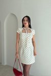 Beyaz Puantiyeli Mini U Yaka Boyun Fularlı Elbise