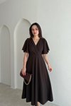Kahverengi Midi Kruvaze Yaka Volanlı Elbise
