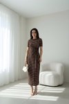Kahverengi Puantiyeli Midi Bağlamalı Yanı Yırtmaçlı Elbise