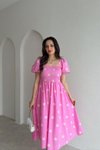 Pembe Papatya Desenli Midi Gipeli Kare Yaka Elbise