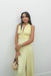Sarı Uzun Sırt Dekolteli Bağlama Yırtmaçlı Elbise