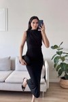 Siyah Uzun Dik Yaka Drape Detay Yırtmaçlı Elbise
