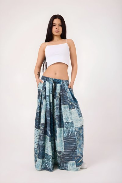 بنطلون رياضي واسع أزرق بستايل الشارع