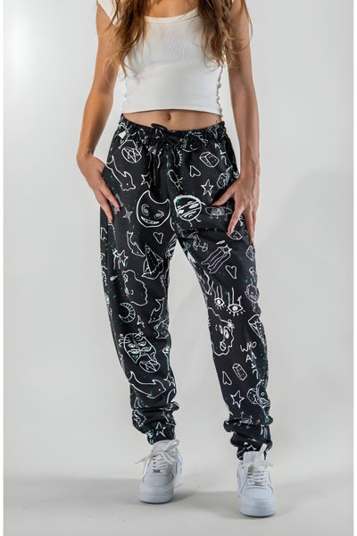 بنطلون جوغر أسود بطبعة رقمية بنهايات مطاطية
