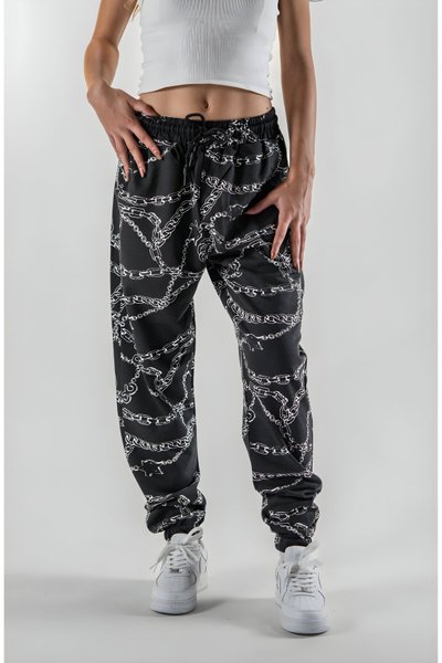 بنطلون جوجر أسود بطبعة سلسلة رقمية