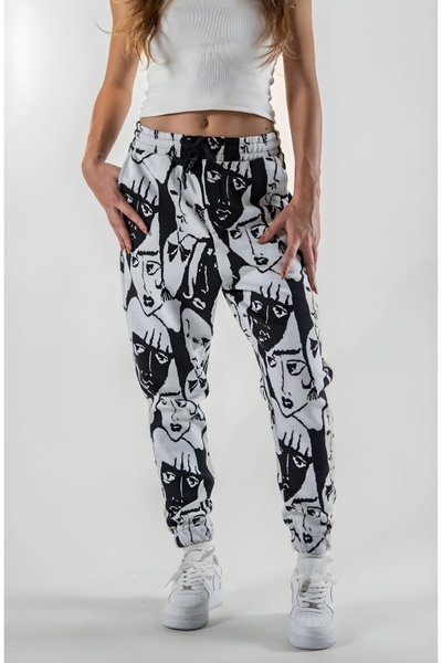 بنطلون جوجر أسود بنقشة جاكار وأساور مطاطية