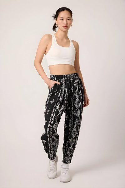 بنطلون شروال رياضي أسود بنقشة جاكار