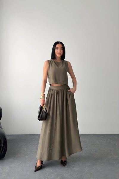 طقم واسع كاكي مودال بدون أكمام