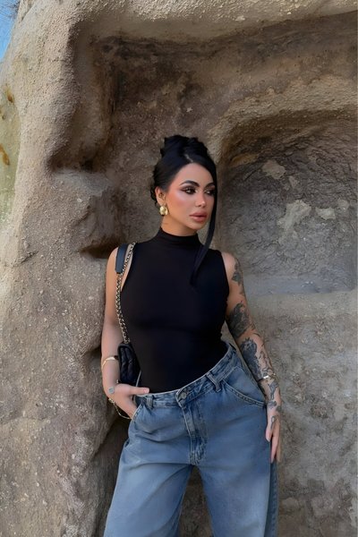 Basic Sleeveless Turtleneck Blouse - Black