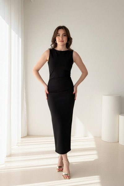 Siyah Drape Detaylı Midi Krep Elbise