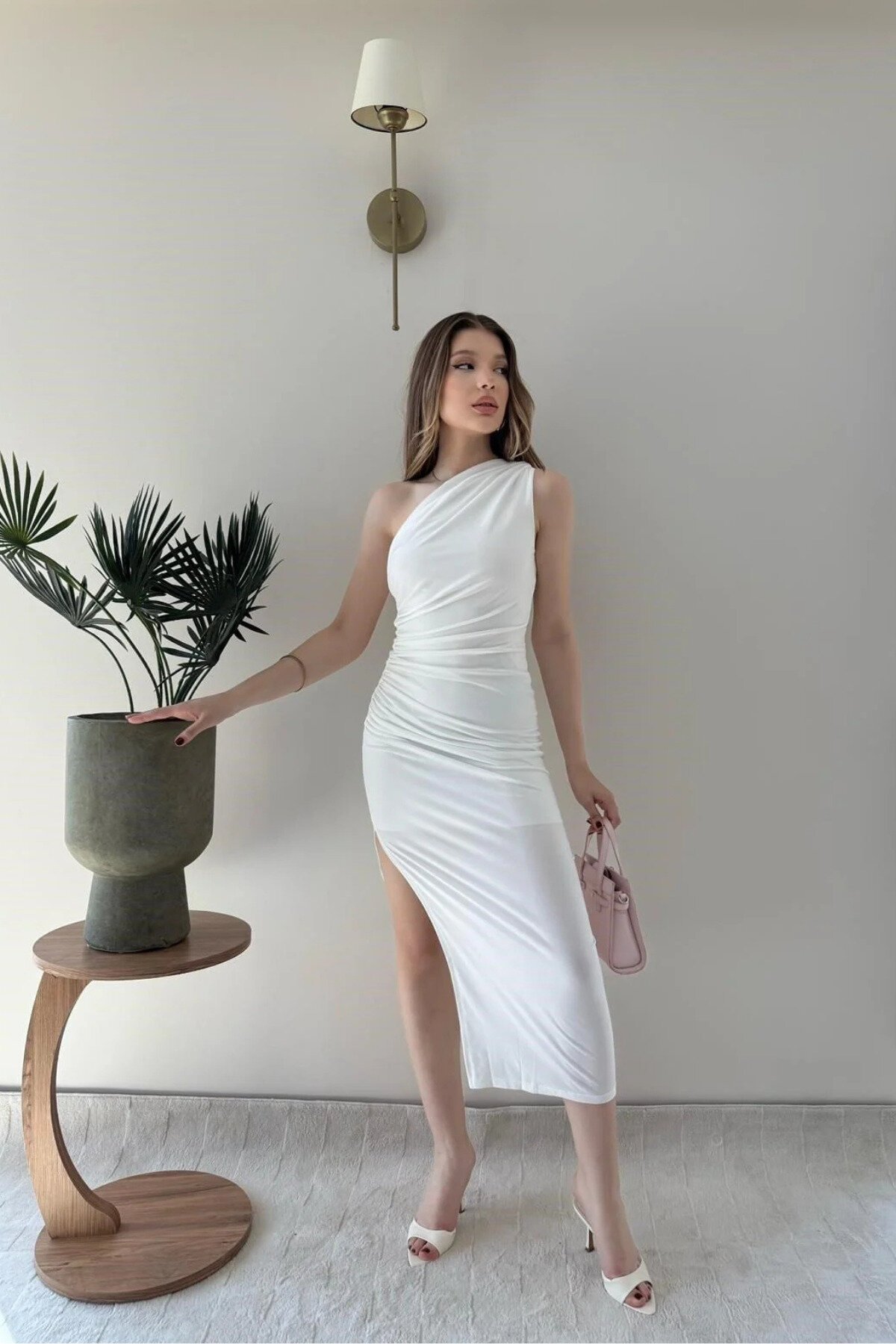Beyaz Midi Tek Omuzlu Drape Detaylı Elbise - MOZENA