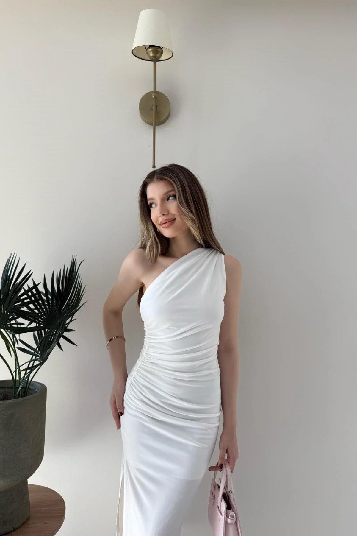 Beyaz Midi Tek Omuzlu Drape Detaylı Elbise - MOZENA