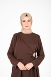 Kahverengi Aksesuar Detaylı Tesettür Takım