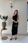 Siyah Sandy Uzun Tek Omuzlu Drape ve Yırtmaç Detaylı Elbise