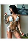 Beyaz Aksesuar Detaylı Bikini
