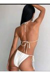 Beyaz Fiyonk Detaylı Bikini